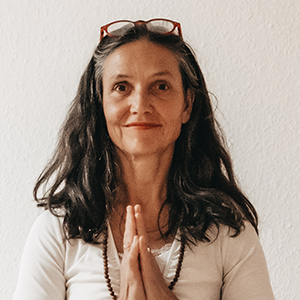 Eva Guru Sant